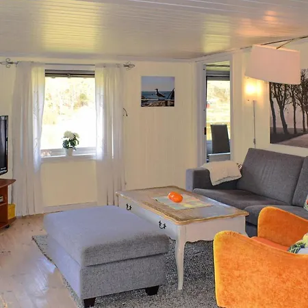 3 Bedroom Nice In Kjopmannskjaer * Tjøme