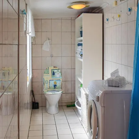 3 Bedroom Nice In Kjopmannskjaer * Tjøme