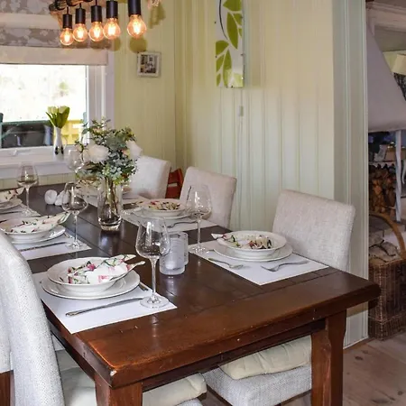 3 Bedroom Nice In Kjopmannskjaer *