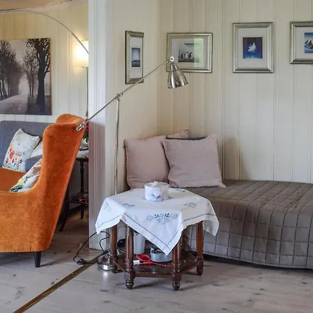 3 Bedroom Nice In Kjopmannskjaer *